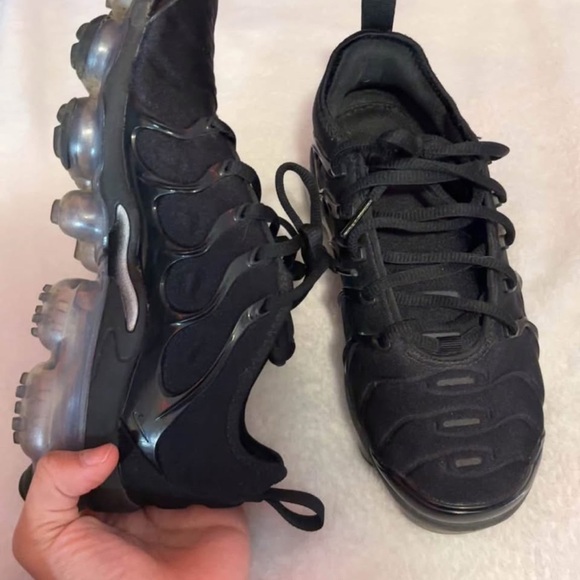 Nike Shoes - Nike Air VaporMax Plus